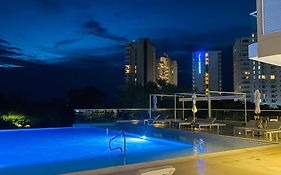 Apartamento Bello Horizonte con piscina, parqueadero, sauna, jacuzzi, gimnasio y BBQ